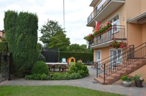 Apartamenty i pokoje u Kryni