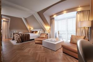 Sunrise Suite room in Van der Valk Hotel Groningen-Westerbroek