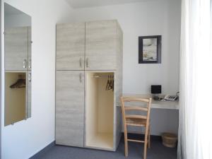 Hotels Hotel du Petit Matelot : Chambre Triple