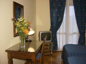 Economy Triple Room