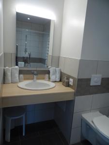 Hotels Hotel du Petit Matelot : photos des chambres