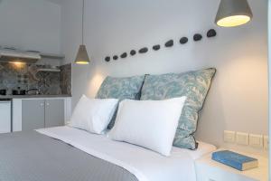 Gaia lux inn Milos Greece