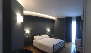 Double Room with Balcony (2 Adults + 1 Child)