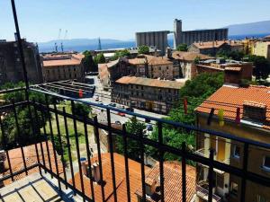 Sea view 4 bedroom apartment by Book-Rijeka