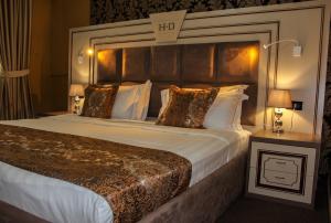 Hotel Deluxe