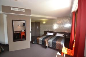 Hotels Hotel Restaurant Les Alizes : Chambre Quadruple