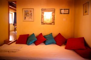 Kamene Priče rooms, music and food 