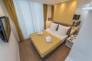 Gallery Rooms with Parking