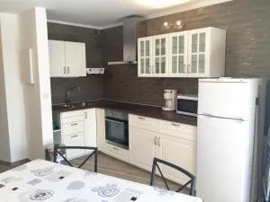 Appartement rénové aux portes de St tropez - 加桑