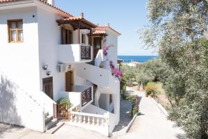 Niki Apartments Skopelos Greece