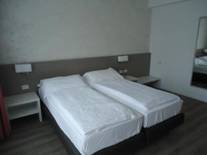 Triple Room room in Hotel Piccolo Mondo