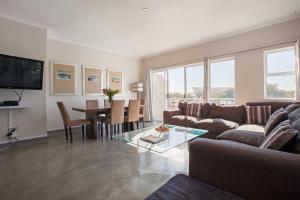 Two-Bedroom Apartment room in York Mews 14 by CTHA