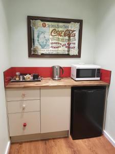 Lake Macquarie Tantarra Guest House - Pet Friendly 4-Star Hotel lobby