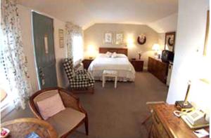 Family Suite room in Mount Battie Inn