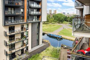 Beautiful Secure 2 bedroom Canal side Apartment