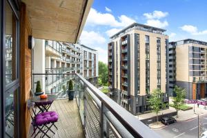 Beautiful Secure 2 bedroom Canal side Apartment