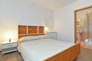 Apartment & Room Tanja 1552