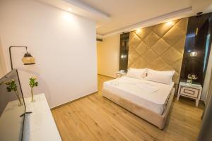 Deluxe Double Room with Balcony and Side Sea View room in Sole Luna Hotel