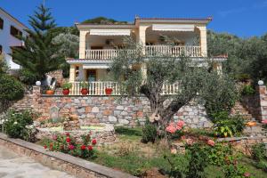 Niki Apartments Skopelos Greece