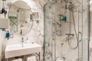 Two Adjacent Rooms room in Hôtel Jardin Le Bréa