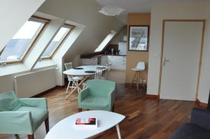 Hotels Logis Hotel Du Port : photos des chambres