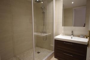 Grand Appt T2 terrasse SUD + PKG - 150m de la plage dEyrac