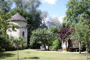 B&B / Chambres d'hotes L'Ecrin du Serein : Caravane 