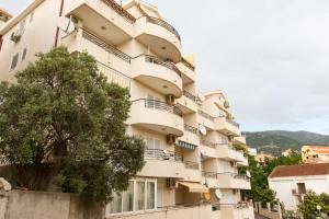Apartments Alesia Bečići