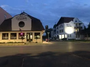 Kovács Hotel Superior - 小瓦尔道