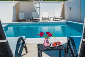 Villa Star 1 luxury apartment with a pool