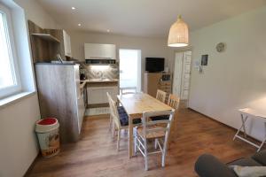 Adventure Cottage with pool and big garden 