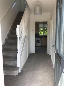 Hereford - Raven House - 4 Bedroom House Located West Of City, Sleeps 7 - Perfect For Contractors Or a Base For Exploring - Hosted By RENTMYHOUSE