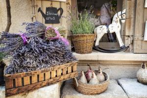 Maisons de vacances Portail Du Ventoux Central Luxe Jardin Linge fourni : photos des chambres