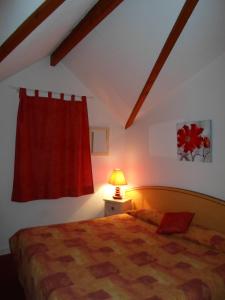 Hotels Cit'Hotel- Hotel d'Occitanie : Chambre Double avec Baignoire