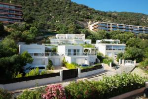 Hotels Hotel La Pinede : Chambre Familiale Communicante - Vue sur Montagnes 