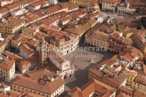 Bilocale centro storico affaccio sulla piazza Dante