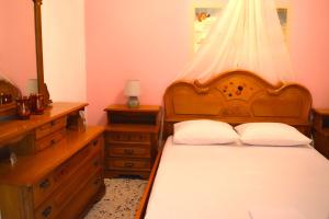 Sylivanis Rooms Syros Greece