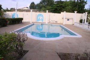 Country Manor Apartments