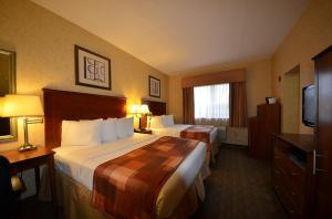 Queen Room with Two Queen Beds - Disability Access room in Sheridan Hotel