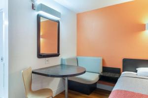 Motel 6-Houston, TX - East