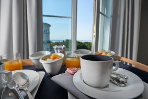 Hotels Hotel Mercure Brest Centre Les Voyageurs : Suite avec 1 Lit Double et 1 Canapé-Lit