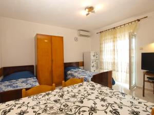 Apartments Mladen 1588