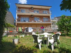 Apartments Josip 74