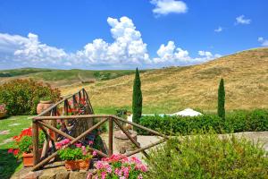 Castelmuzio by PosarelliVillas