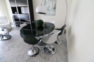 2 bedroom, 2 bathrooms, 2 mins from the Croisette, Monod 348