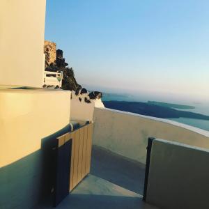 Pearl on the Cliff Hotel & Suites Santorini Greece