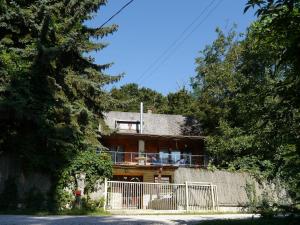 Chata SZARVASKŐ NYARALÓ/ DEER ROCK COTTAGE Ostřihom Maďarsko