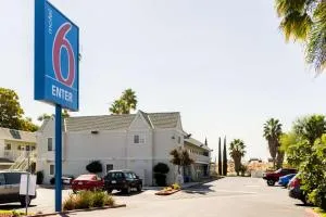 Motel 6-Bakersfield, CA - East - Mojave