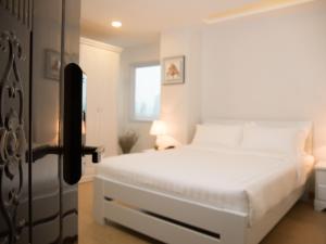 Suite Nhỏ có Ban Công (Junior Suite with Balcony)