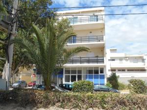 Elenis seafront apartment